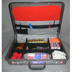 MAGICIAN'S BRIEFCASE WITH CLOSE UP MAT
